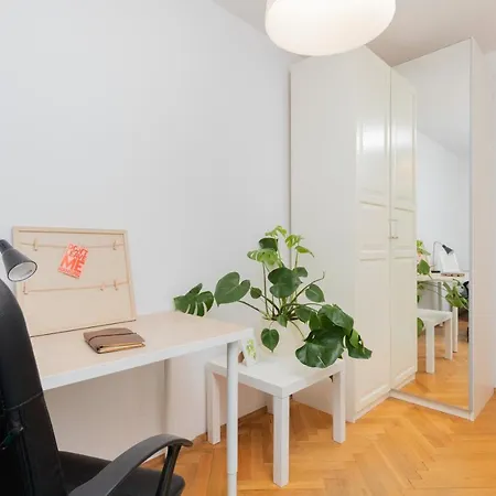 Apartment Bay By Renters
