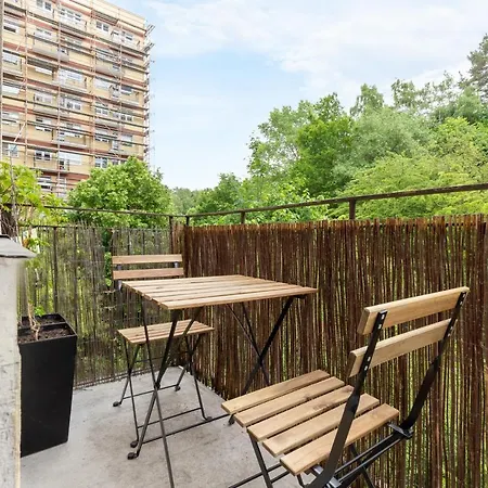 Apartment Bay By Renters *